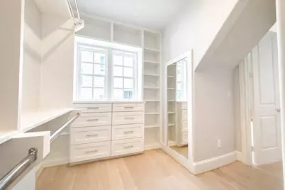 11069 Chatterton Drive, Houston, TX 77043 - Photo 10