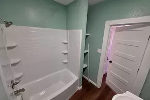 911 43rd St, Galveston, TX 77550 - Photo 14