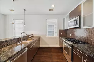 3041 Clinton Dr, Houston, TX 77020 - Photo 12