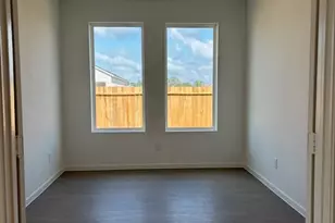 516 Robin St, Angleton, TX 77515 - Photo 12