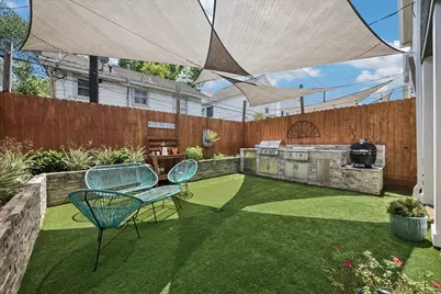 118 E 27th Street #B, Houston, TX 77008 - Photo 2