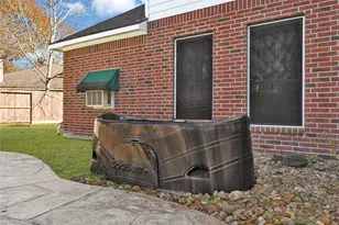 12902 Chalfield Cir, Houston, TX 77044 - Photo 38