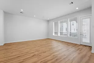 2706 Grand Fountains Dr, Houston, TX 77054 - Photo 16