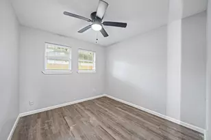8834 Brackley Ln, Houston, TX 77088 - Photo 12