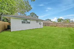 8834 Brackley Ln, Houston, TX 77088 - Photo 22