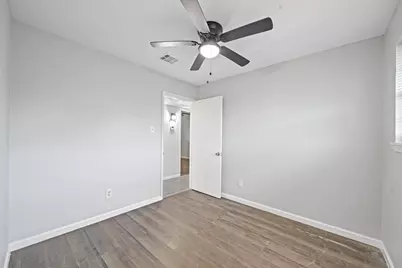 8834 Brackley Lane, Houston, TX 77088 - Photo 18