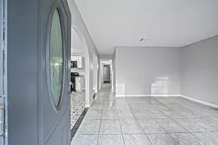 8834 Brackley Ln, Houston, TX 77088 - Photo 4