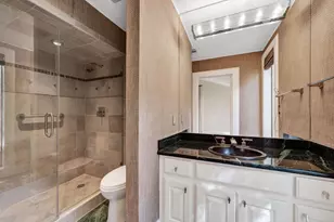 16 Pine Briar Cir, Houston, TX 77056 - Photo 36