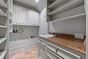 16 Pine Briar Cir, Houston, TX 77056 - Photo 40