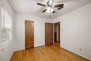 8110 Bob White Dr, Houston, TX 77074 - Photo 12