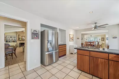 10002 Cedar Creek Drive, Houston, TX 77042 - Photo 16