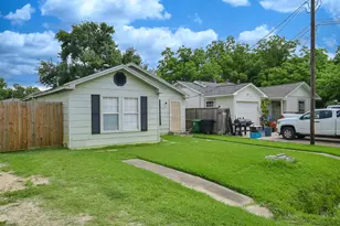 4605 Galesburg St, Houston, TX 77051 - Photo 2