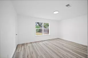 9506 Winsome Ln, Houston, TX 77063 - Photo 14
