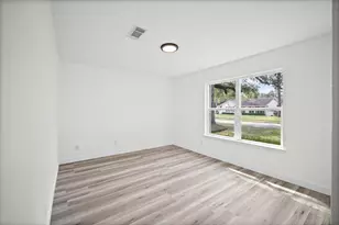 9506 Winsome Ln, Houston, TX 77063 - Photo 18