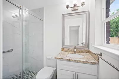 9506 Winsome Lane, Houston, TX 77063 - Photo 16