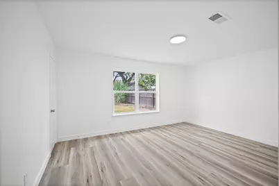 9506 Winsome Lane, Houston, TX 77063 - Photo 14