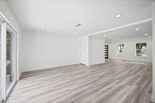 9506 Winsome Ln, Houston, TX 77063 - Photo 10