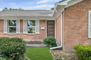 9506 Winsome Ln, Houston, TX 77063 - Photo 4