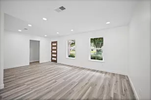 9506 Winsome Ln, Houston, TX 77063 - Photo 6