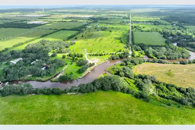 1734 Haynes Road, Anahuac, TX 77514 - Photo 4