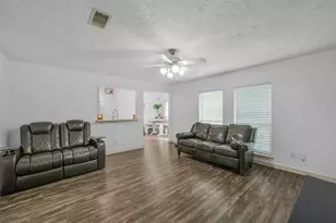 12023 Belle Ct, Pinehurst, TX 77362 - Photo 4