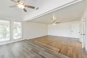 6918 Bent Branch Dr, Houston, TX 77088 - Photo 28