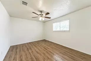 6918 Bent Branch Dr, Houston, TX 77088 - Photo 42