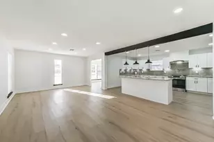 6918 Bent Branch Dr, Houston, TX 77088 - Photo 6