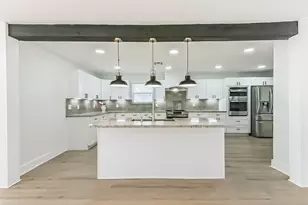 6918 Bent Branch Dr, Houston, TX 77088 - Photo 8