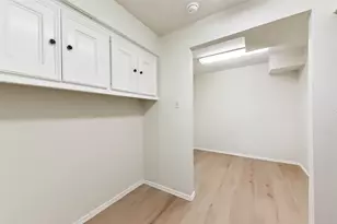 6918 Bent Branch Dr, Houston, TX 77088 - Photo 24