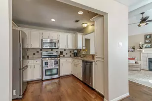 28 Fallenstone Dr, The Woodlands, TX 77381 - Photo 8