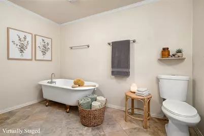 816 W Adoue Street, Alvin, TX 77511 - Photo 16