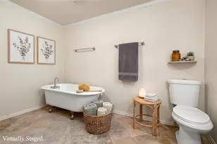 816 W Adoue St, Alvin, TX 77511 - Photo 16