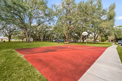 816 W Adoue Street, Alvin, TX 77511 - Photo 28