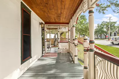 816 W Adoue Street, Alvin, TX 77511 - Photo 4