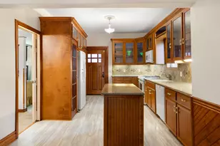 816 W Adoue St, Alvin, TX 77511 - Photo 8