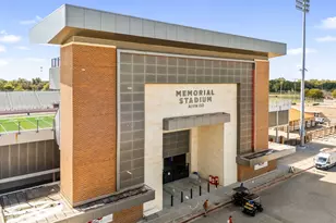 816 W Adoue St, Alvin, TX 77511 - Photo 36