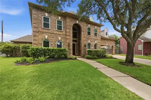 8603 Magnolia Frst Dr, Sugar Land, TX 77479 - Photo 4