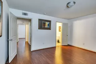 1701 Upland Dr, Houston, TX 77043 - Photo 22