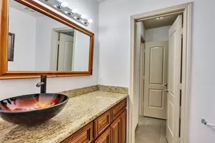 1701 Upland Dr, Houston, TX 77043 - Photo 20