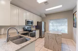 46 S Wynnoak Cir, The Woodlands, TX 77382 - Photo 8