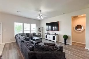 3612 Gracie Cir, Pearland, TX 77584 - Photo 2