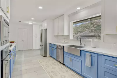 4606 Waynesboro Drive, Houston, TX 77035 - Photo 14