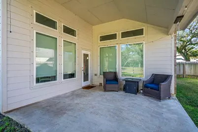 322 Wellshire Drive, West Columbia, TX 77486 - Photo 6