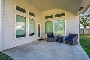 322 Wellshire Dr, West Columbia, TX 77486 - Photo 6