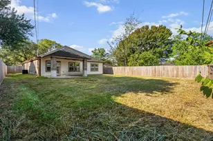 8309 Holiday Ln, Houston, TX 77075 - Photo 20