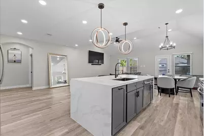 8309 Holiday Lane, Houston, TX 77075 - Photo 6