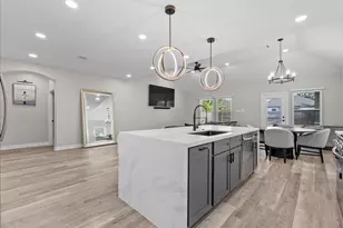 8309 Holiday Ln, Houston, TX 77075 - Photo 6