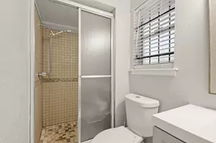 8410 Rinn St, Houston, TX 77078 - Photo 18