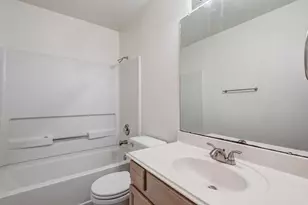 9622 Farrell Dr, Houston, TX 77070 - Photo 18